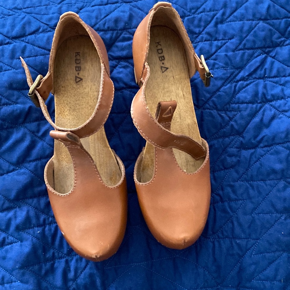 NWOT Kelsi Dagger clogs